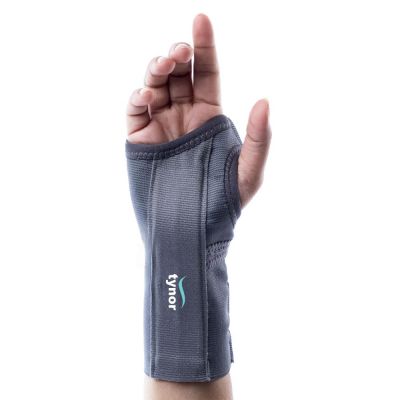 Tynor Elastic Wrist Splint E01 – Comfortable Wrist Support & Immobilization